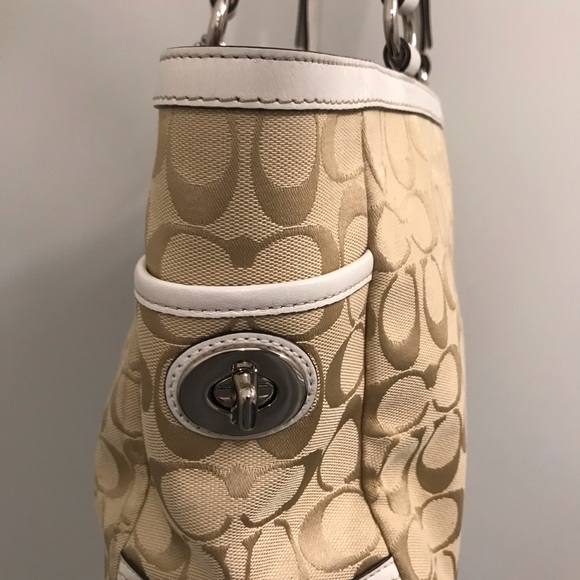 COACH purse - Picture 4 of 11